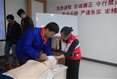 德創(chuàng)環(huán)保開展心肺復(fù)蘇法急救知識(shí)專題培訓(xùn)
